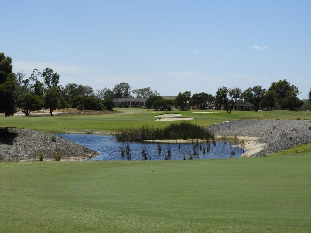 Lakelands Country Club